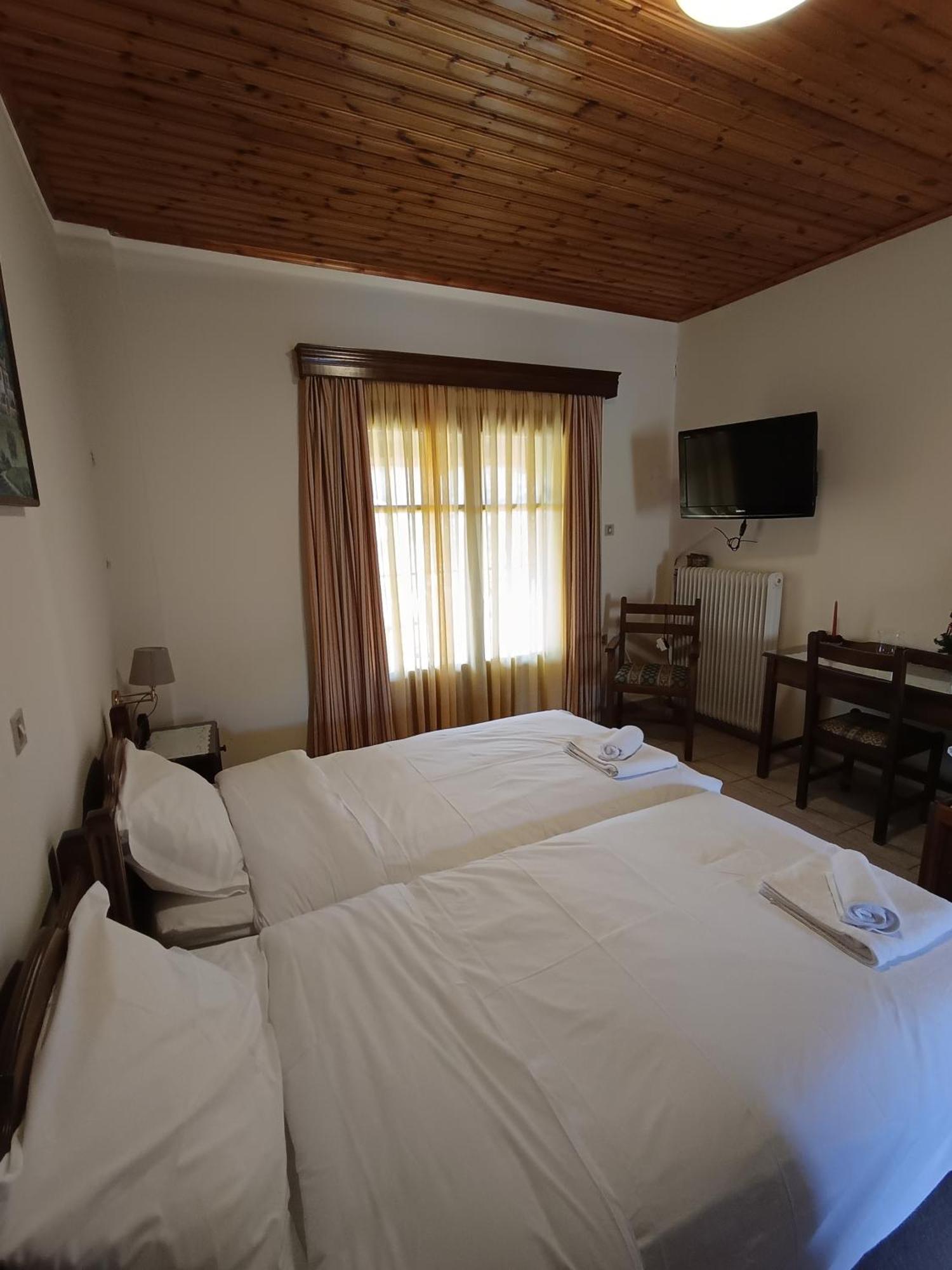 Hotel 2 Alonia Anatoliki Frangista Habitación foto